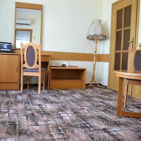 Karat Acomodação com café da manhã Varsóvia Exterior foto